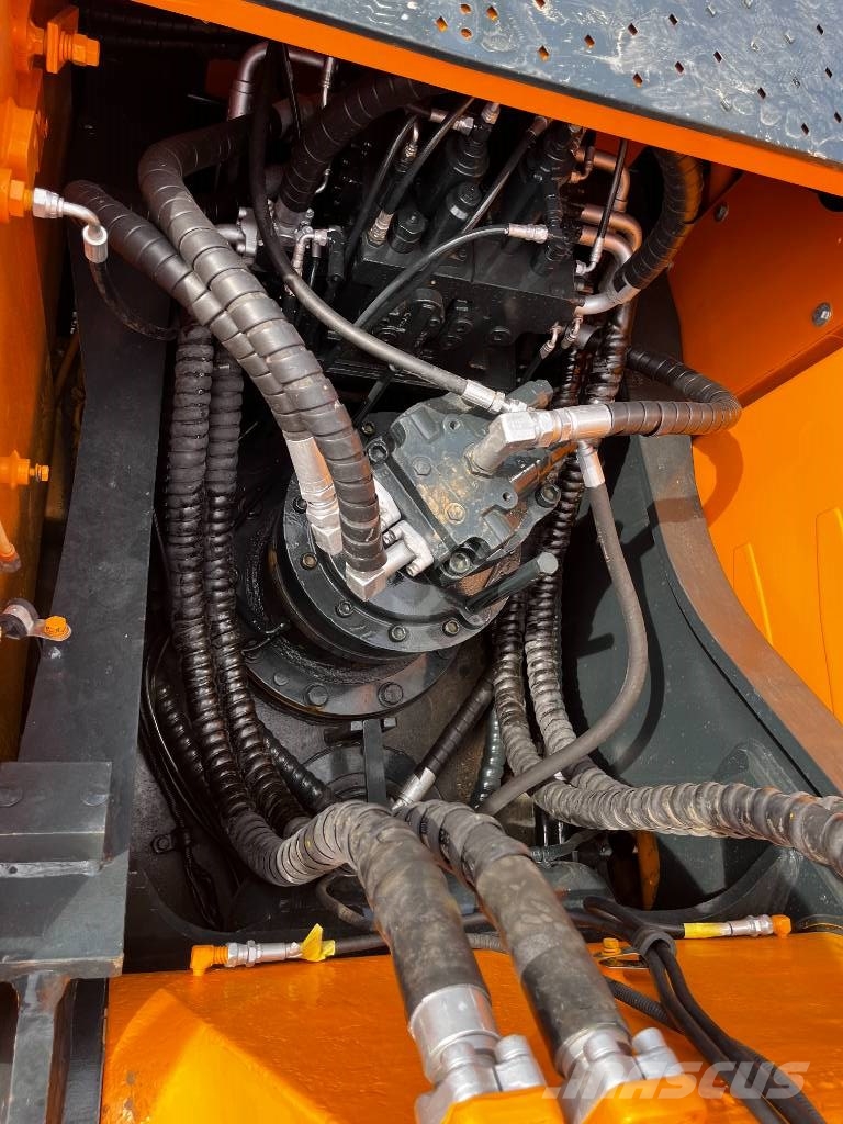 Hyundai 305LC-9T Raupenbagger