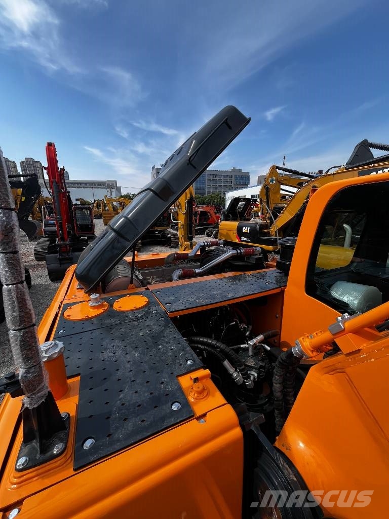 Hyundai 305LC-9T Raupenbagger