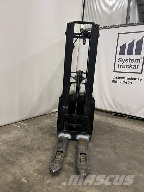 BT SPE125L Käyden ajettavat pinoamistrukit