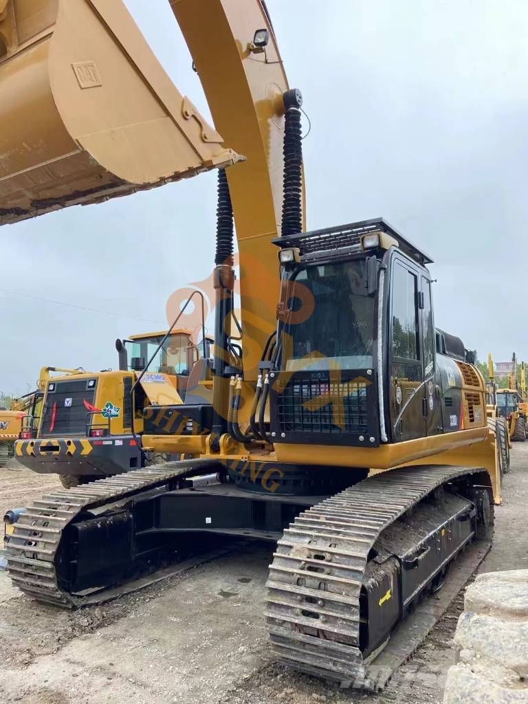 CAT 330 D Гусеничні екскаватори