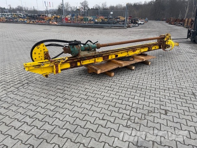 Casagrande MASZT WIERTNICZY MASA 1200 KG Camion foreuse