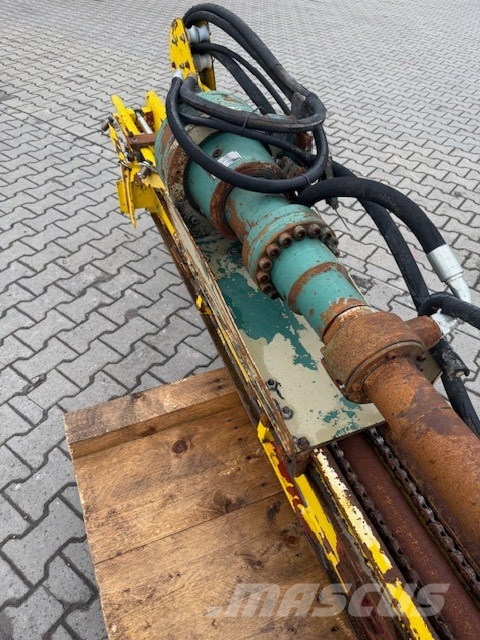 Casagrande MASZT WIERTNICZY MASA 1200 KG Camion foreuse