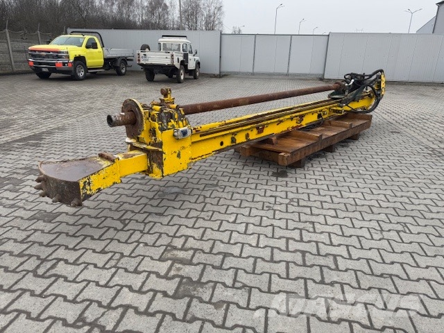 Casagrande MASZT WIERTNICZY MASA 1200 KG Camion foreuse
