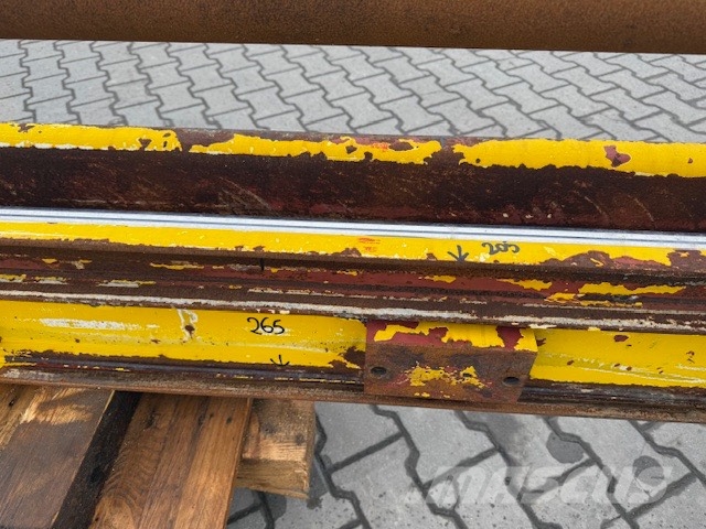 Casagrande MASZT WIERTNICZY MASA 1200 KG Camion foreuse