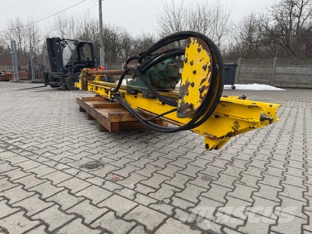 Casagrande MASZT WIERTNICZY MASA 1200 KG Camion foreuse