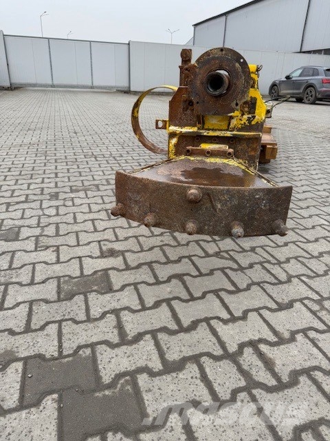 Casagrande MASZT WIERTNICZY MASA 1200 KG Camion foreuse