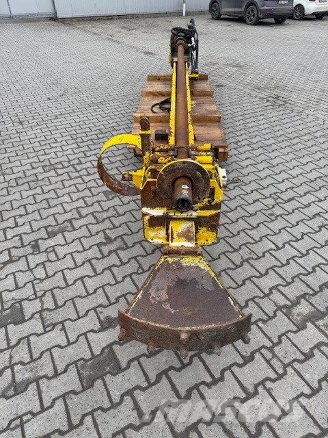 Casagrande MASZT WIERTNICZY MASA 1200 KG Camion foreuse