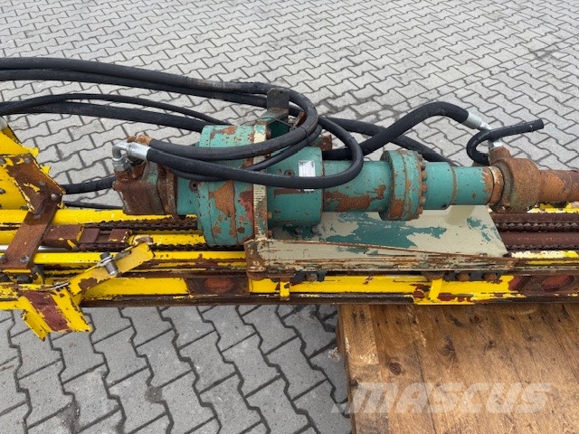 Casagrande MASZT WIERTNICZY MASA 1200 KG Camion foreuse