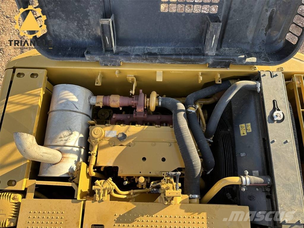 CAT 320 D L Гусеничні екскаватори