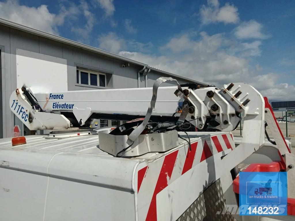 Renault Trafic DCI 111FCC FRANCE ELEVATEUR EURO 6 NACELLE Aanhanger hoogwerkers