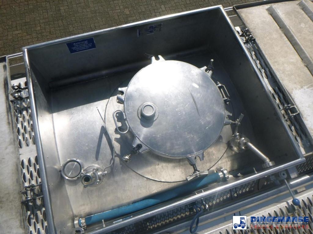 Feldbinder Food tank inox 39 m3 / 3 comp Tsisternhaagised