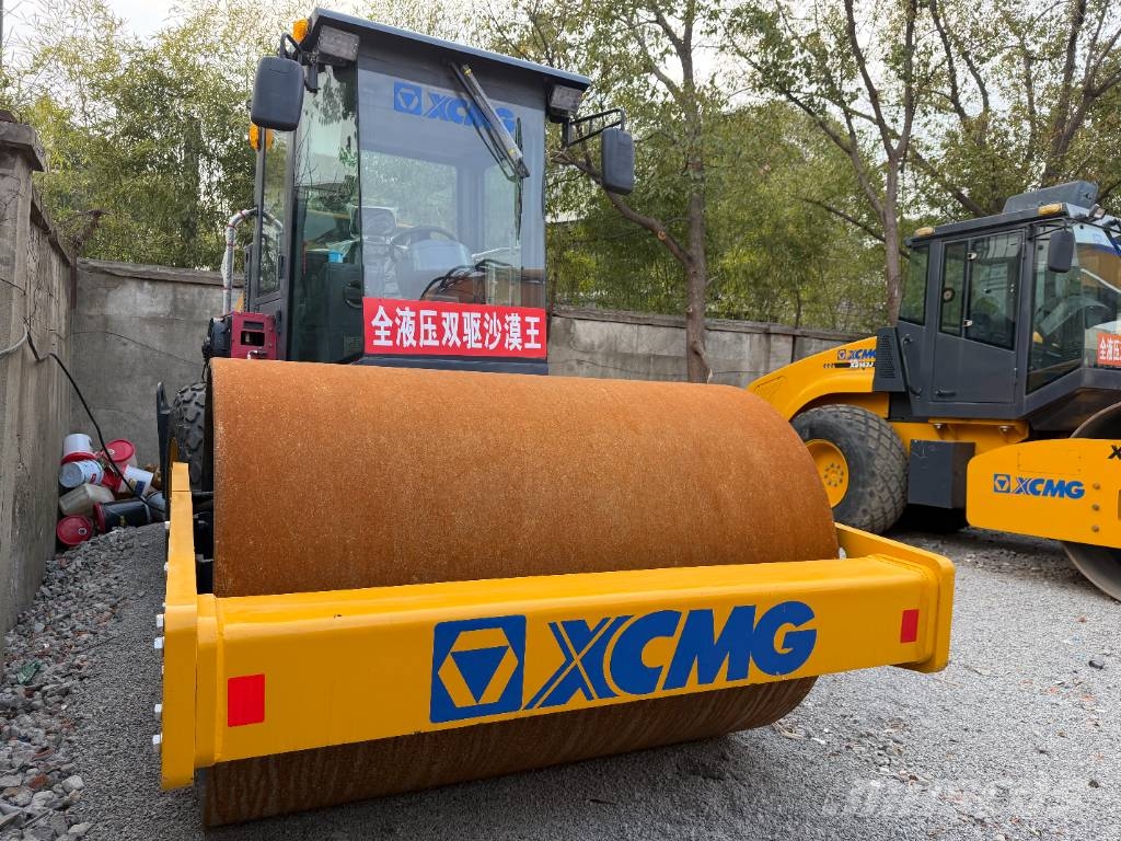 XCMG XS123J  Plenty of road roller in stock Raupenbagger