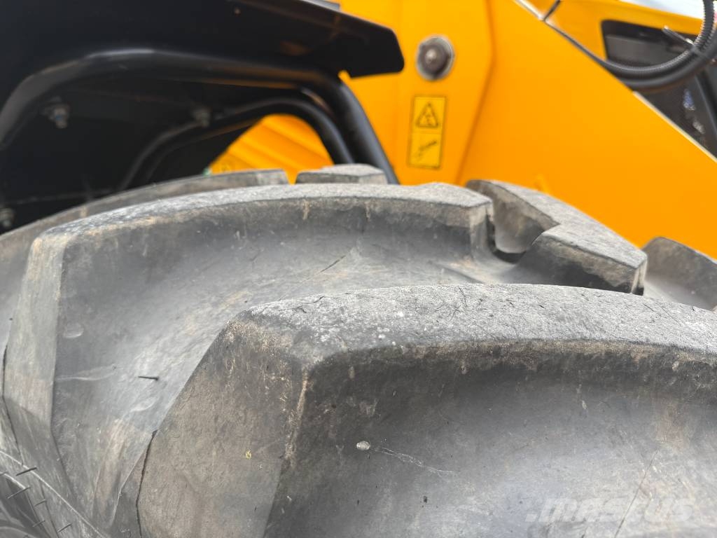 JCB 4 CX Buldoexcavatoare