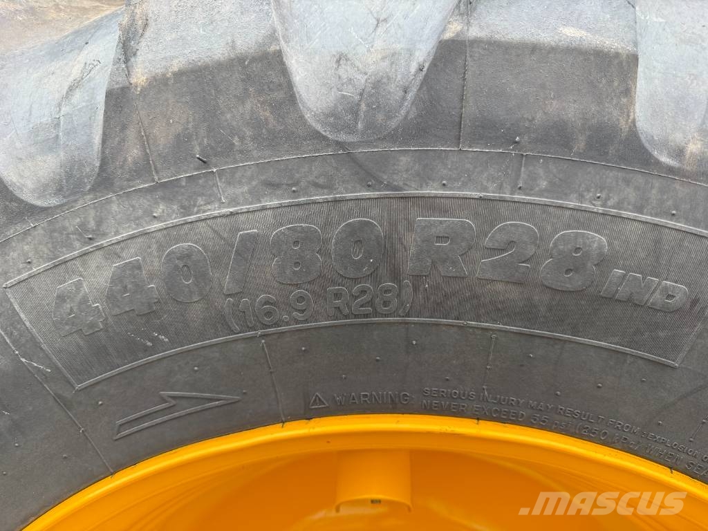 JCB 4 CX Buldoexcavatoare