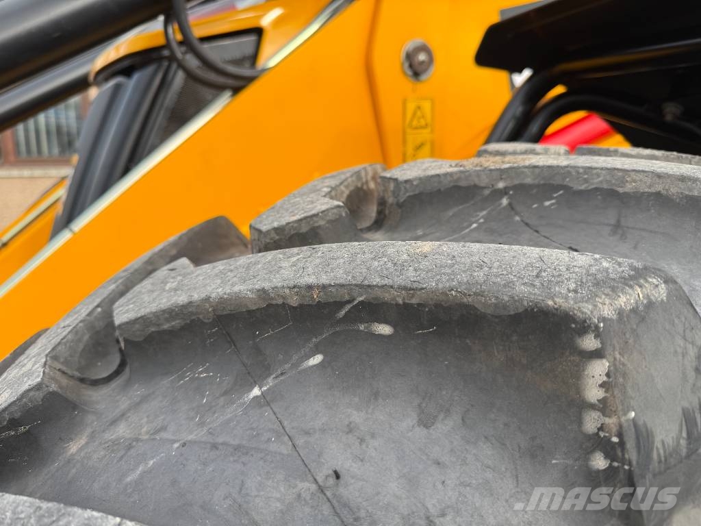 JCB 4 CX Buldoexcavatoare