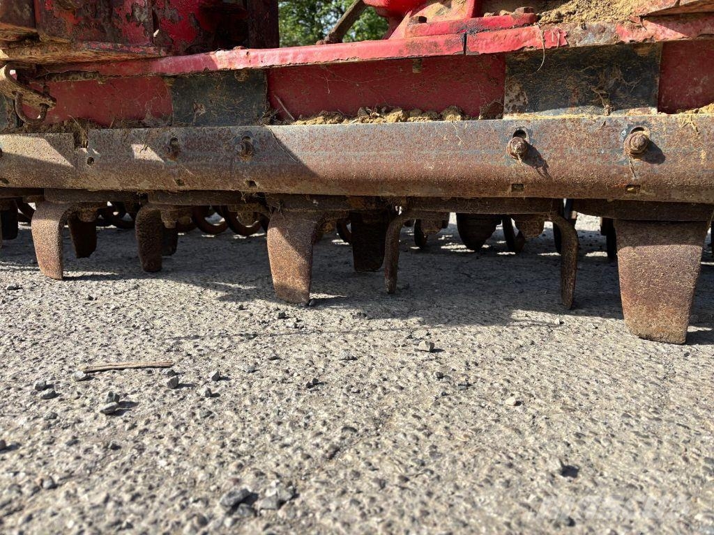 Vicon MF 768 Rotačné brány a pôdne frézy