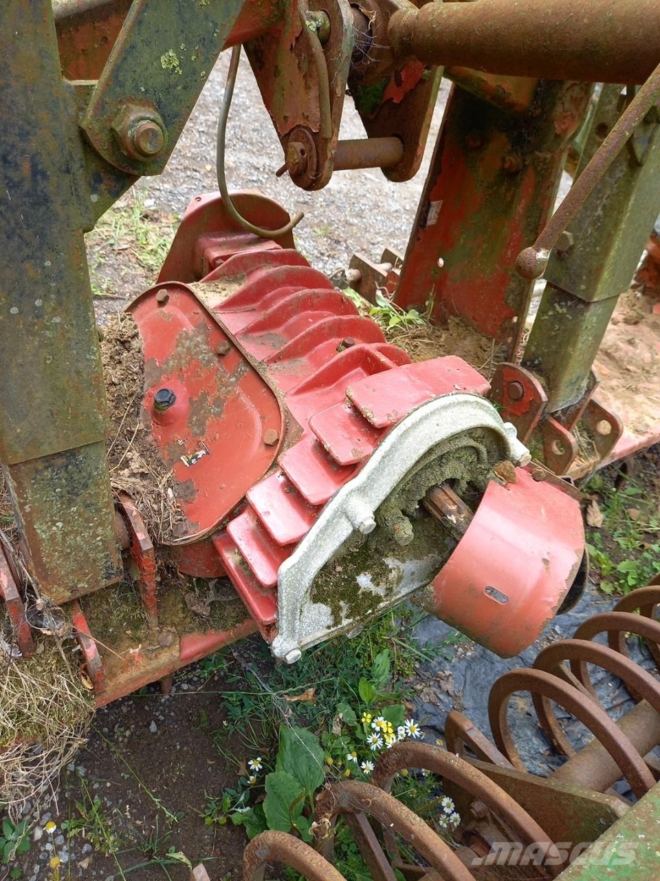 Vicon MF 768 Jyrsimet