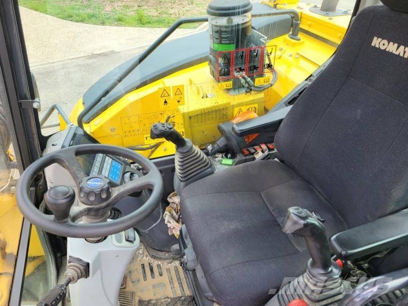 Komatsu PW 98 MR-11 Pelle sur pneus