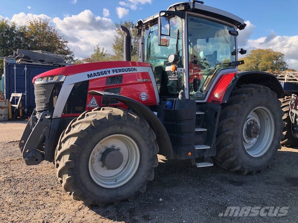 Massey Ferguson 8S.245 Traktorer