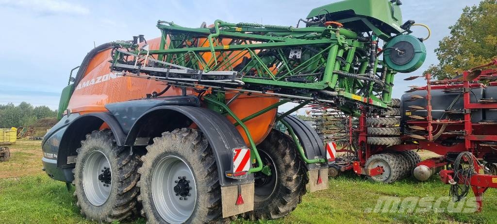 Amazone UX11201 Ťahané postrekovače