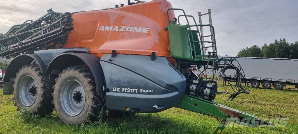 Amazone UX11201 Ťahané postrekovače
