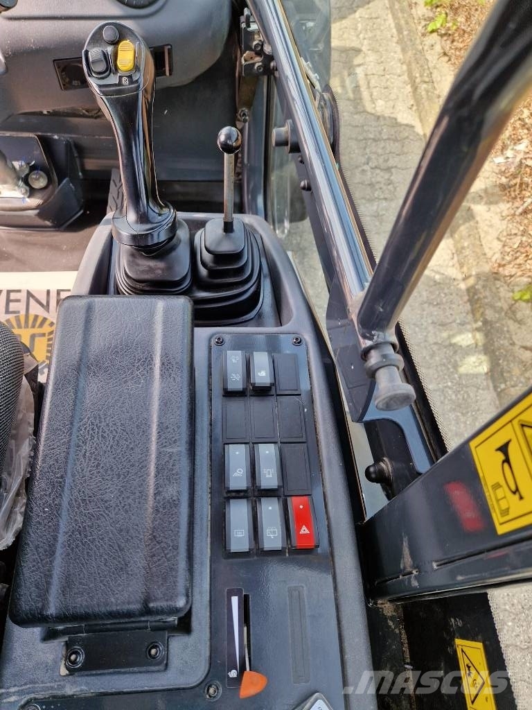 Komatsu WA70M Mini utovarivači