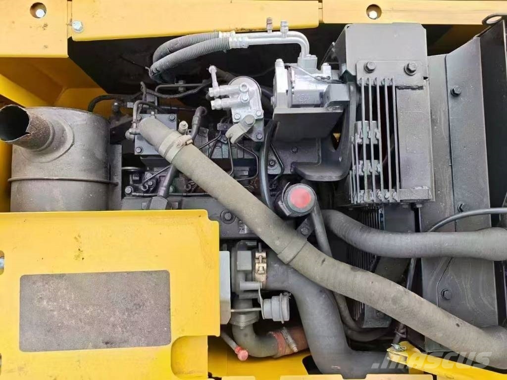 Komatsu 130-7 Εκσκαφείς με ερπύστριες