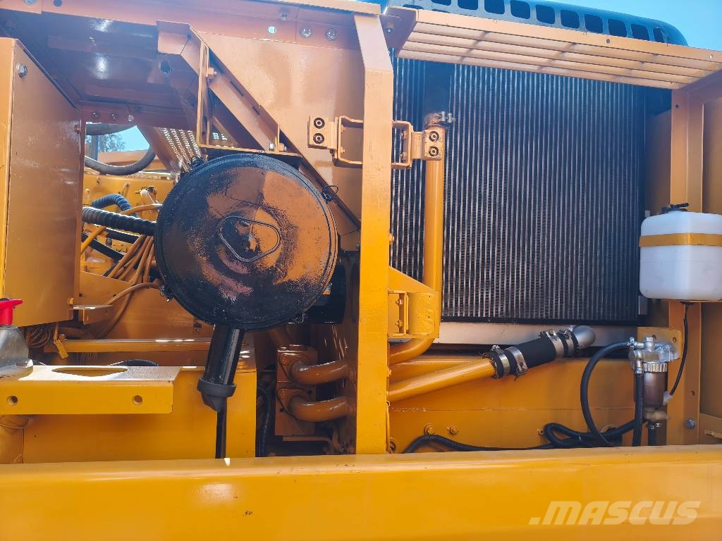CAT 320 B L Lánctalpas kotrók