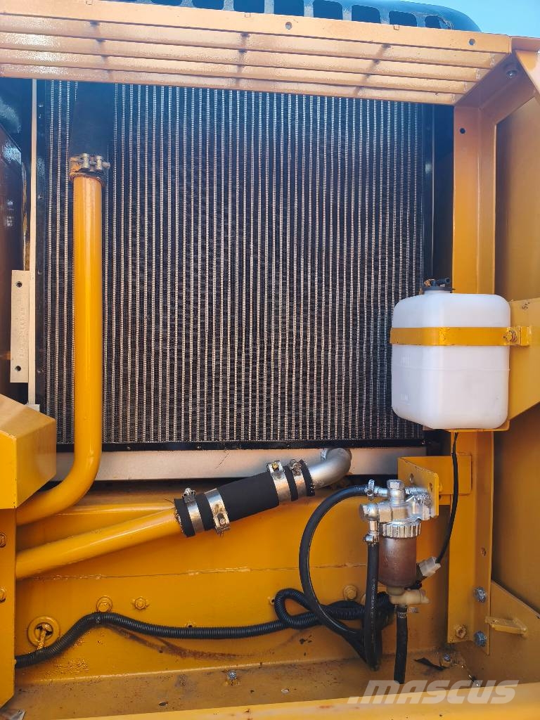 CAT 320 B L Lánctalpas kotrók