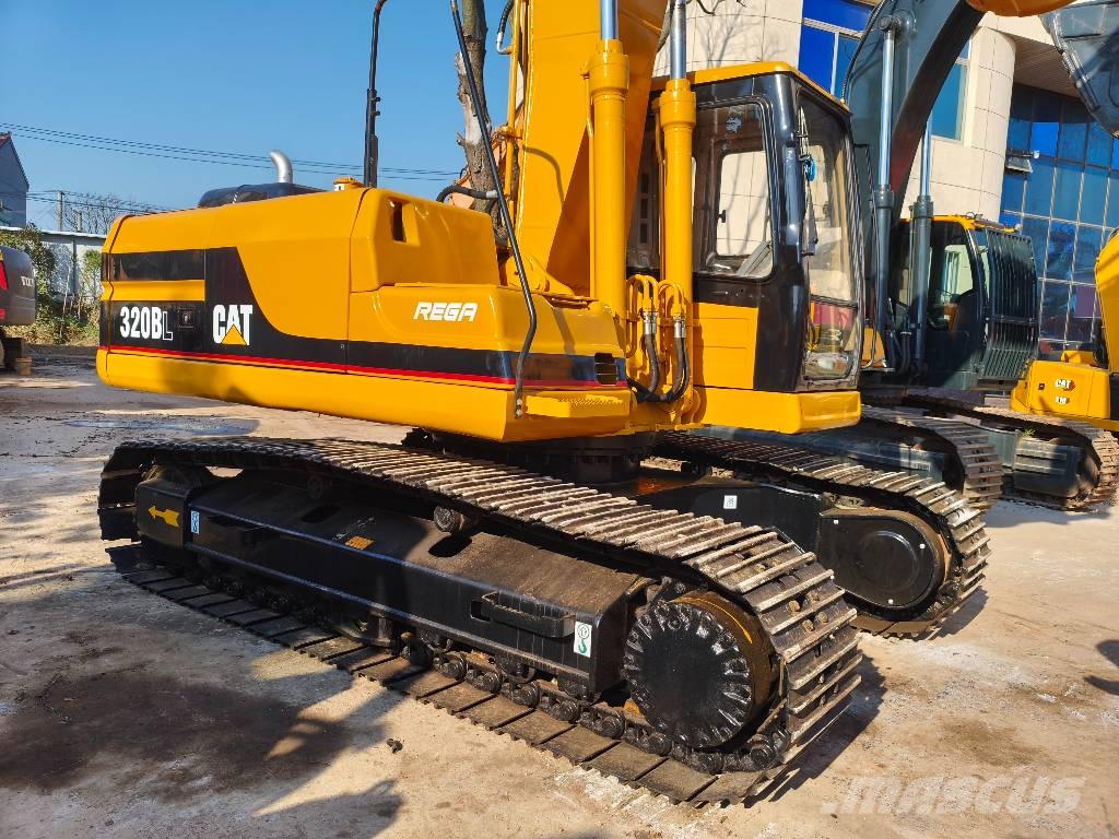 CAT 320 B L Lánctalpas kotrók