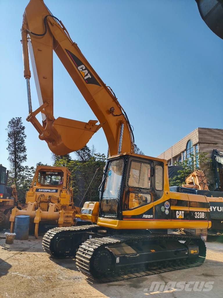 CAT 320 B L Lánctalpas kotrók