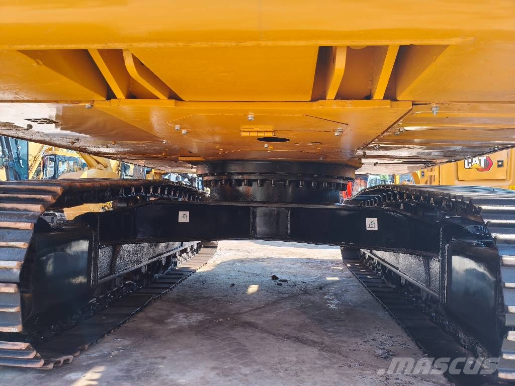 CAT 320 B L Lánctalpas kotrók