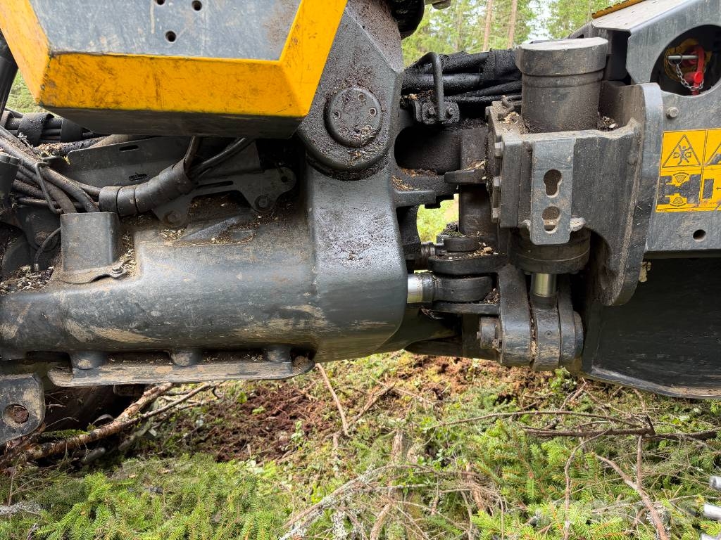 Ponsse SCORPION KING 8W Harvester