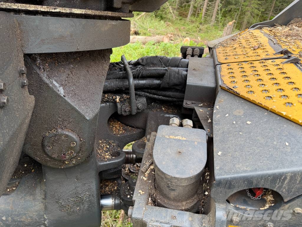 Ponsse SCORPION KING 8W Harvester