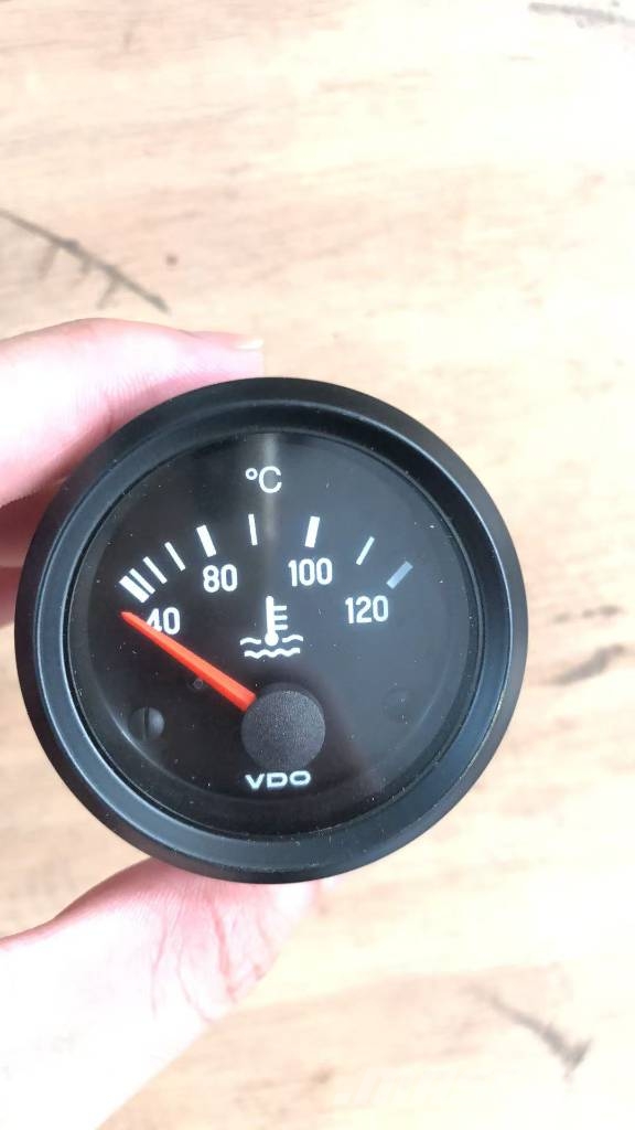 Perkins 1104D-44T Oil Gauge 310 030 002 엔진