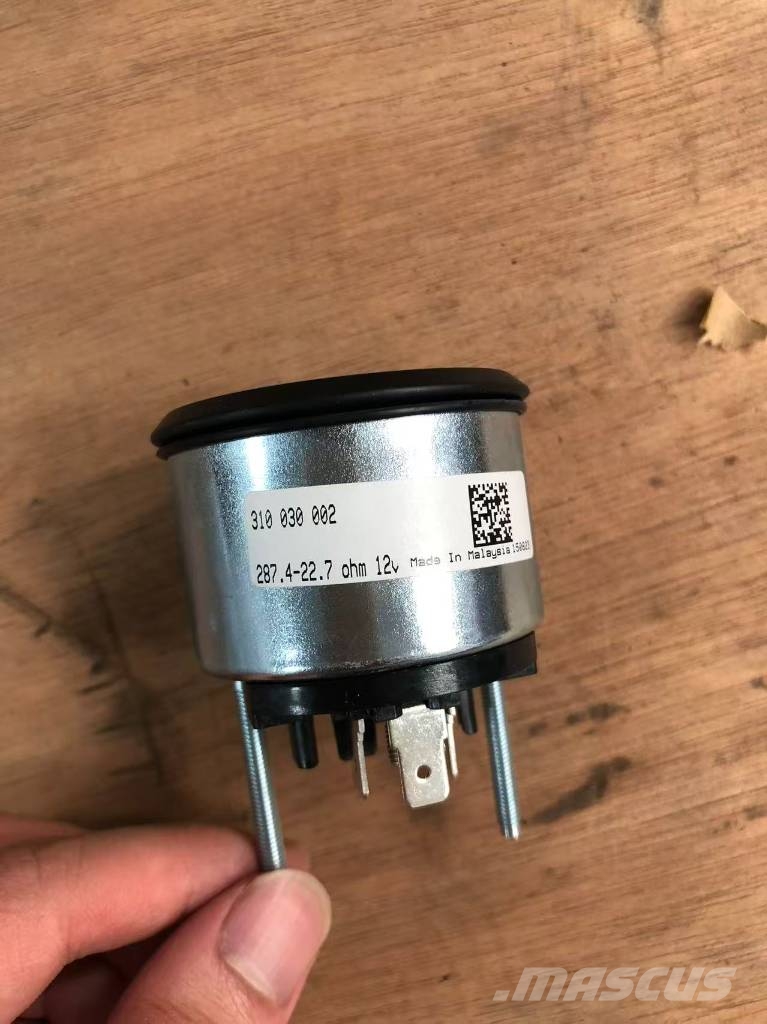 Perkins 1104D-44T Oil Gauge 310 030 002 엔진