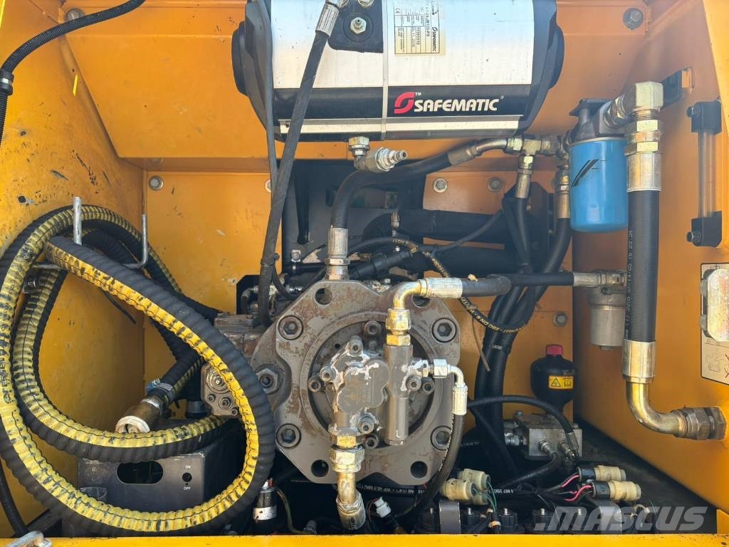 Volvo EC 290 B LC حفارات زحافة