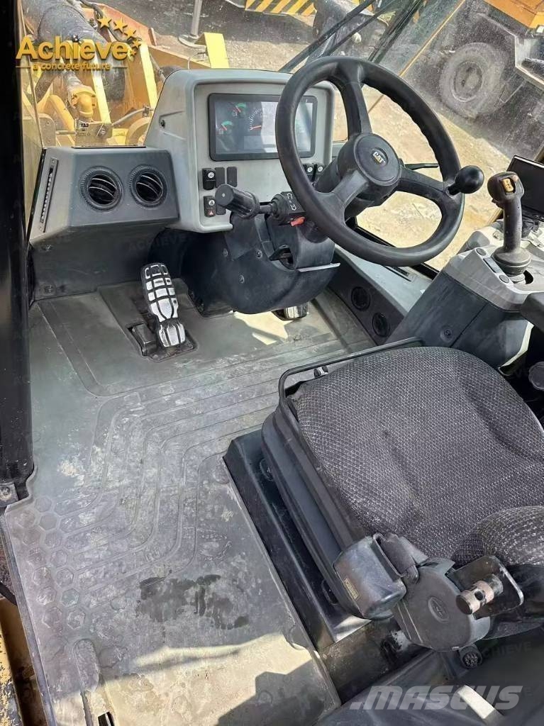 CAT 950 GC 履带挖掘机