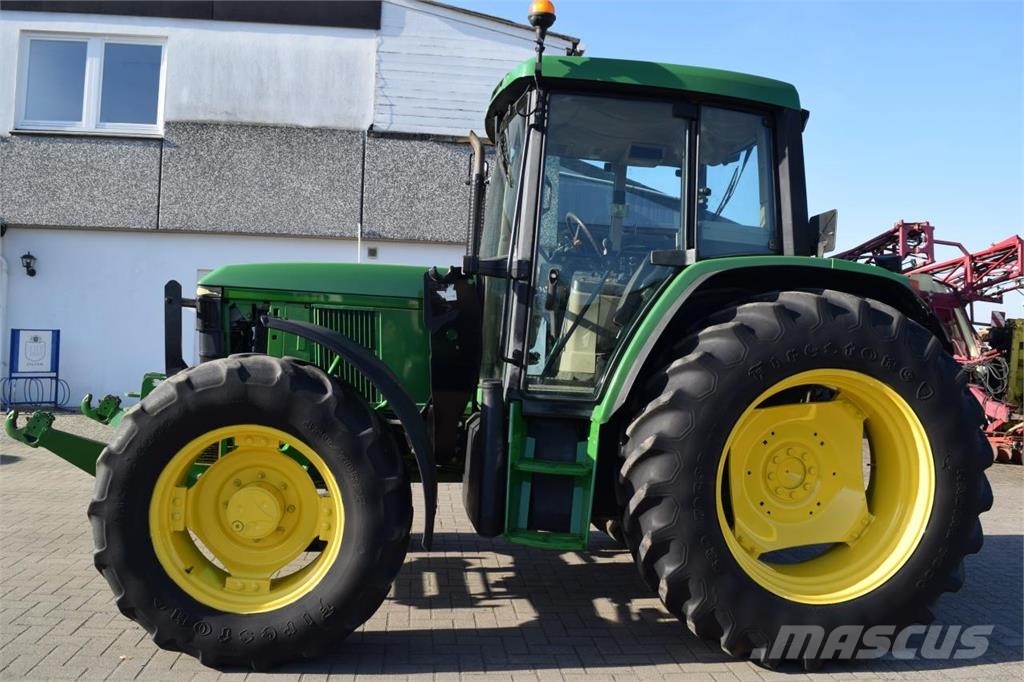 John Deere 6410 الجرارات