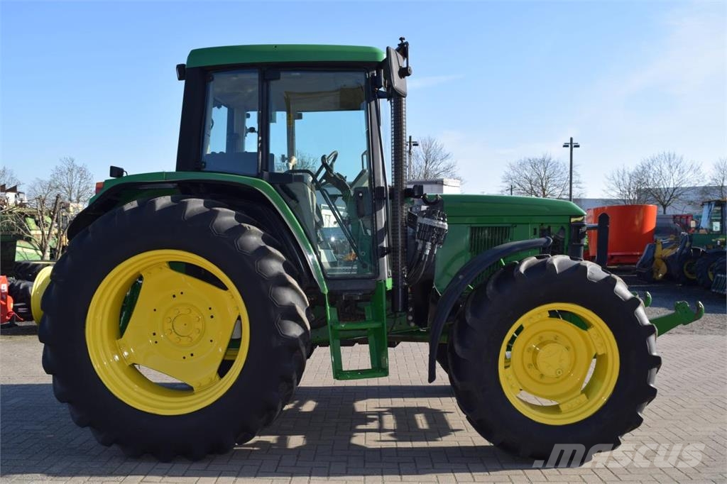 John Deere 6410 الجرارات