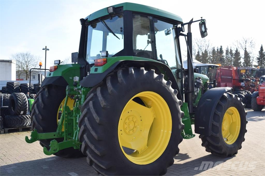 John Deere 6410 الجرارات