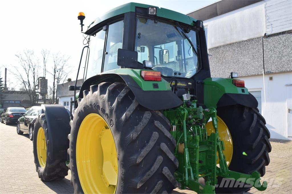 John Deere 6410 الجرارات