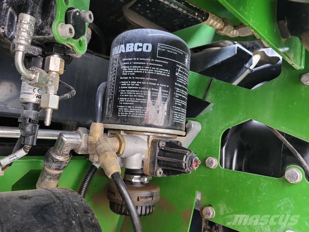 Amazone Pantera 4504 H+ Iseliikuvad pritsid