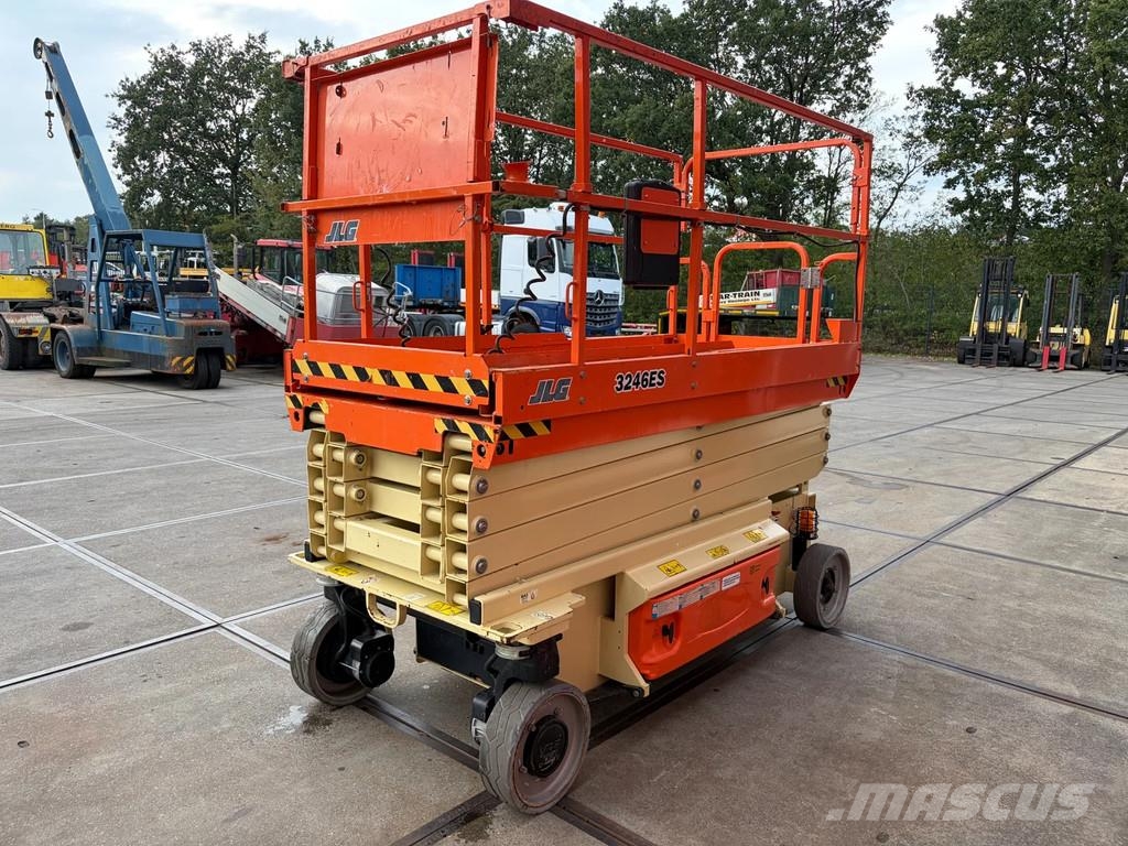 JLG 3246 ES Schaarhoogwerkers