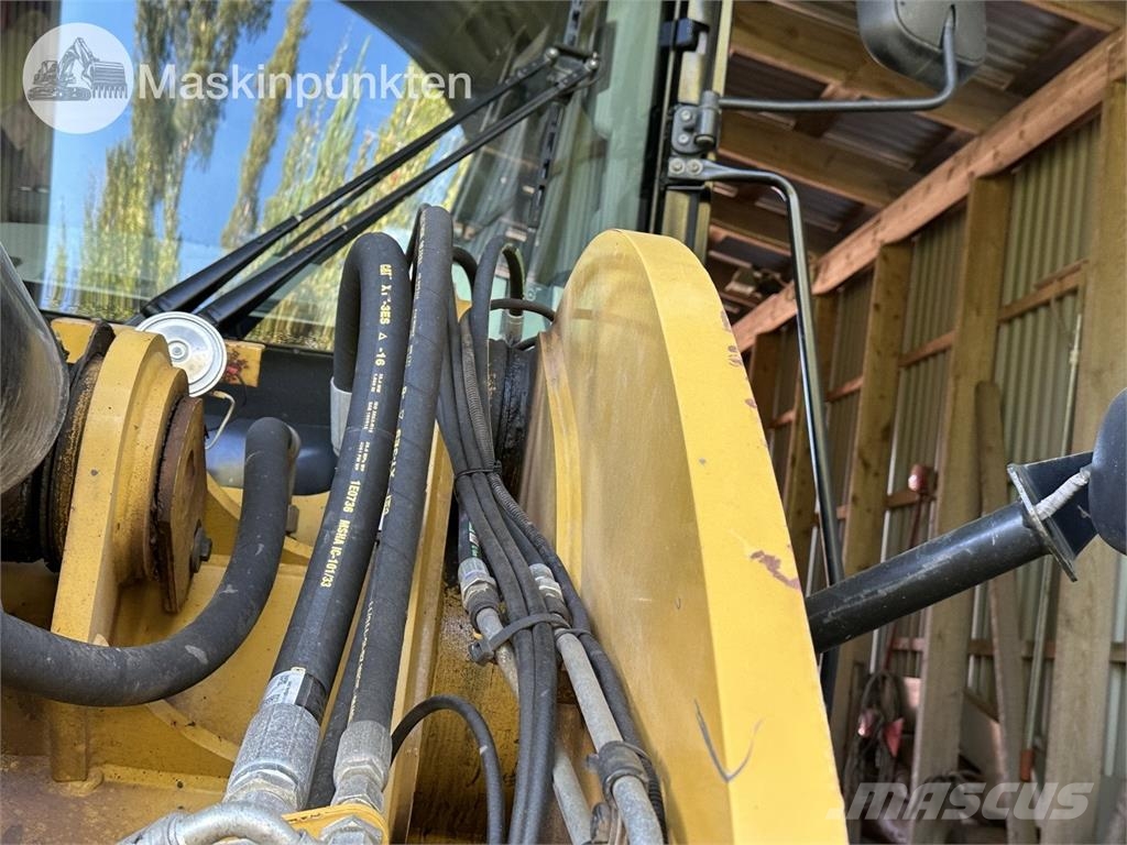CAT 938K Колесни товарачи