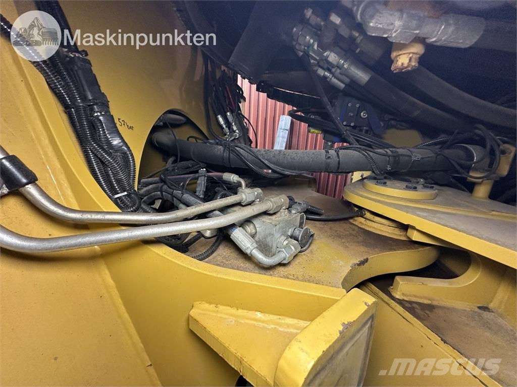 CAT 938K Колесни товарачи