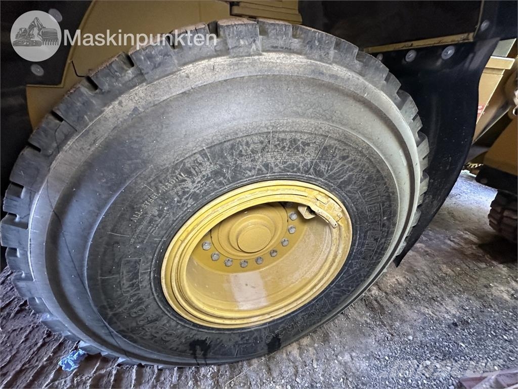 CAT 938K Колесни товарачи