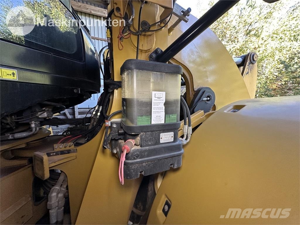 CAT 938K Колесни товарачи