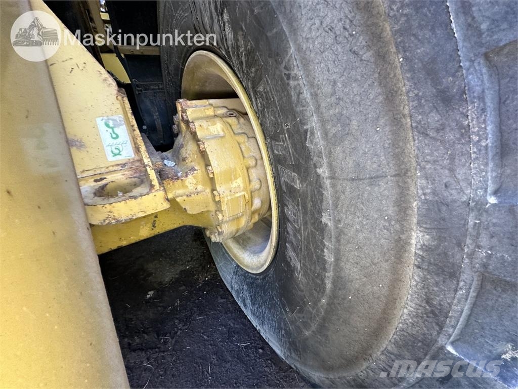 CAT 938K Колесни товарачи