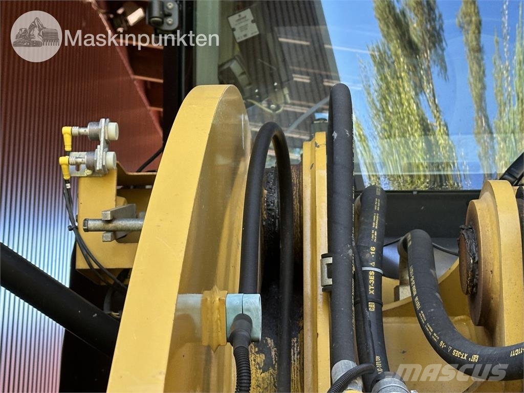 CAT 938K Колесни товарачи